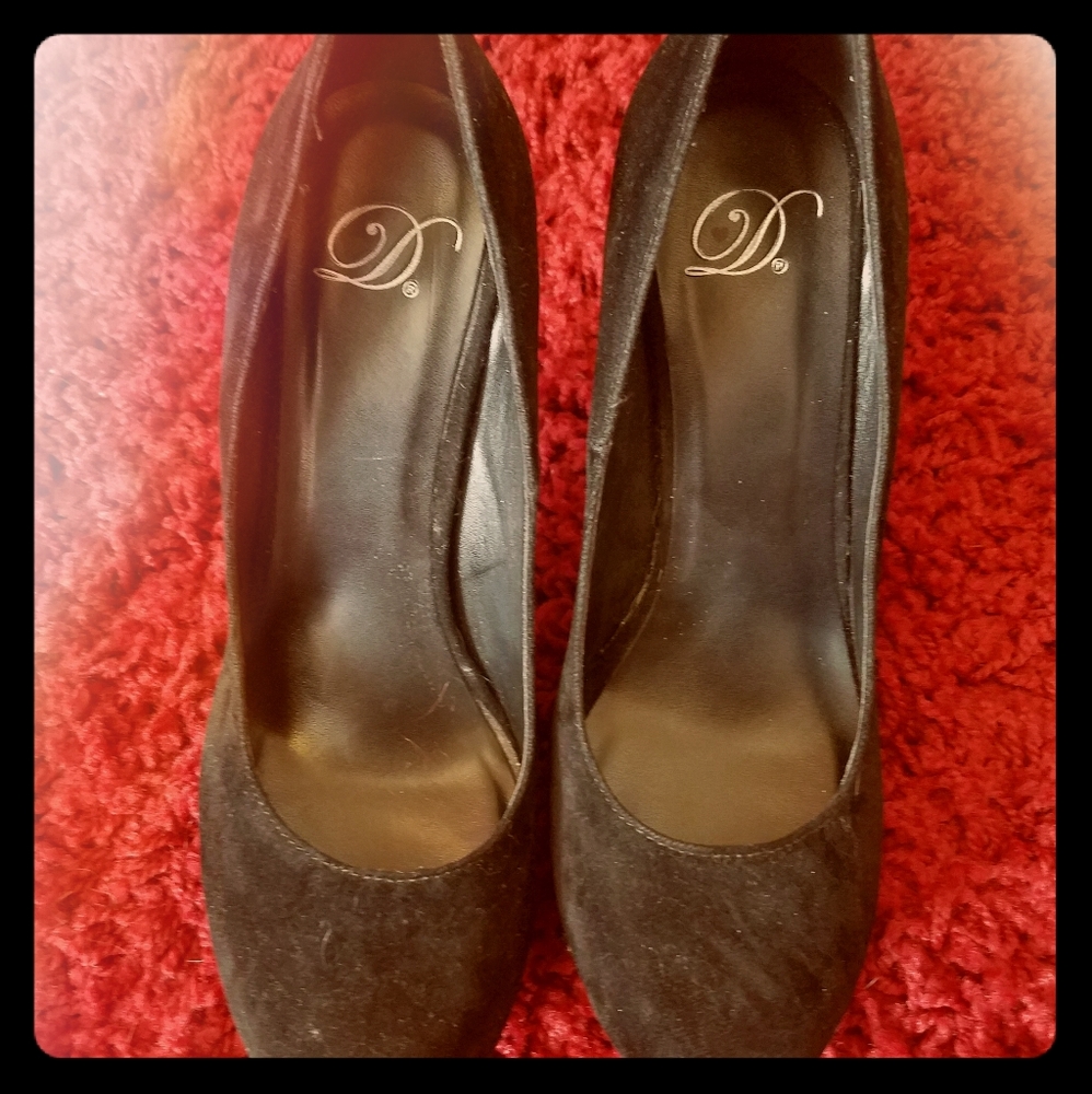 Delicious Women's Jones Pumps